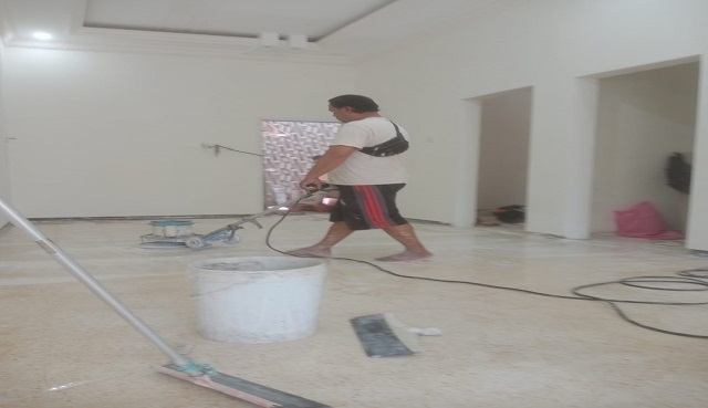 Pekerjaan poles lantai dalam ruangan